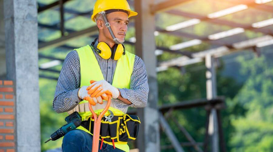 Professional gutter cleaning in Williamsburg, NM